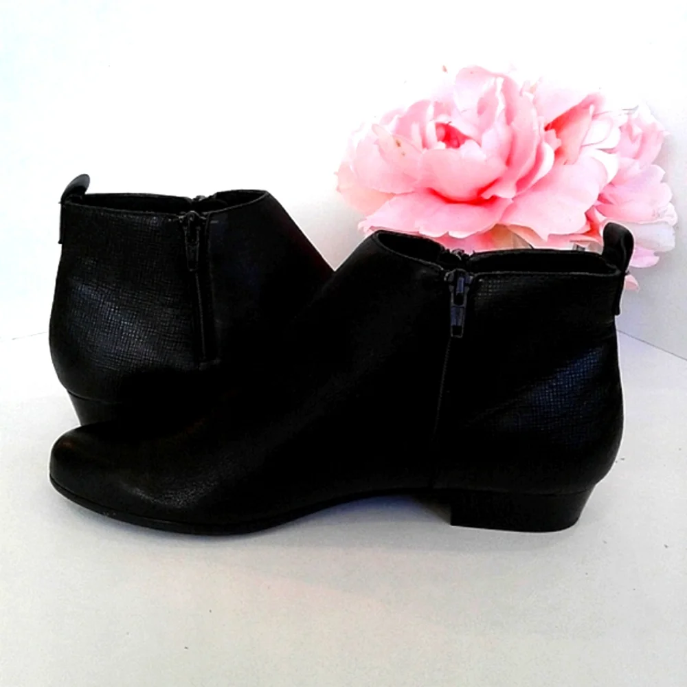 MUNRO black  genuine leather anckle boots